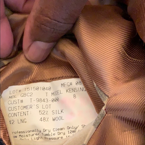 Burberry sport jacket so luxurious - Picture 7 of 7